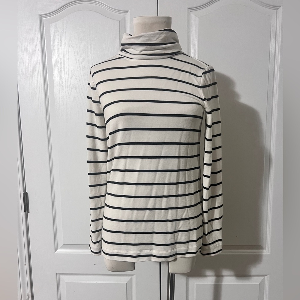 A New Day Long Sleeve Turtleneck Shirt - sz S